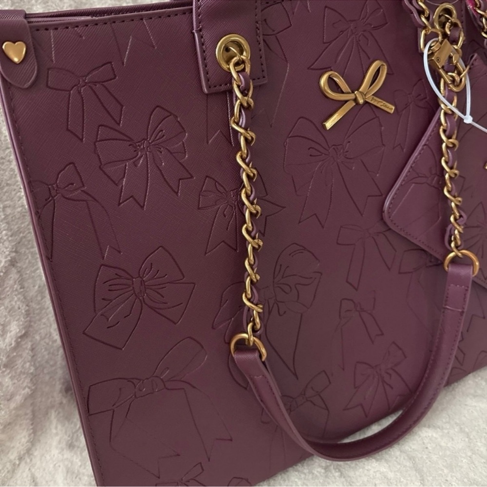 Betsey Johnson XOKIARA2 large cherry/burgundy tote - Picture 10 of 12